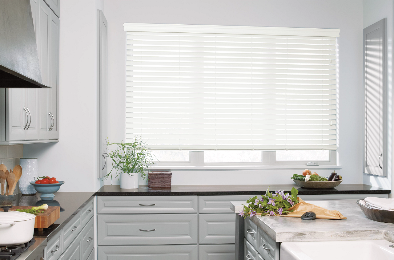 Hunter Douglas Everwood faux wood blinds in kitchen